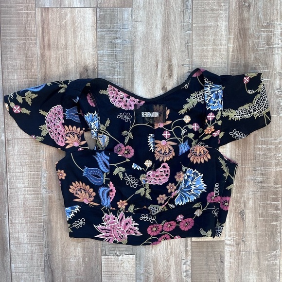 Reformation peek a boo cropped top size 0 - Picture 2 of 8